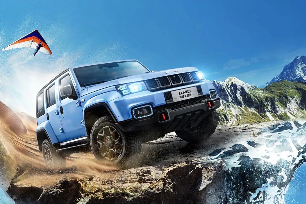 Petrol 4x4 hardtop SUV