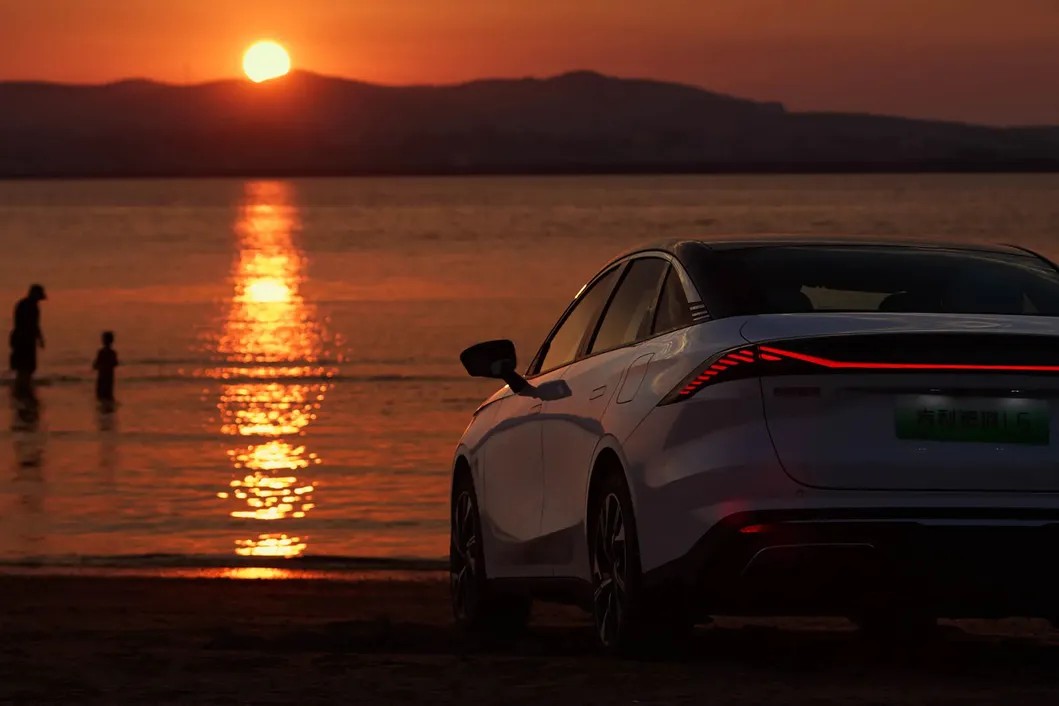 hybrid car manufacturer China